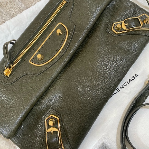 Balenciaga Metallic Classic Edge Envelope Bag - Picture 6 of 10